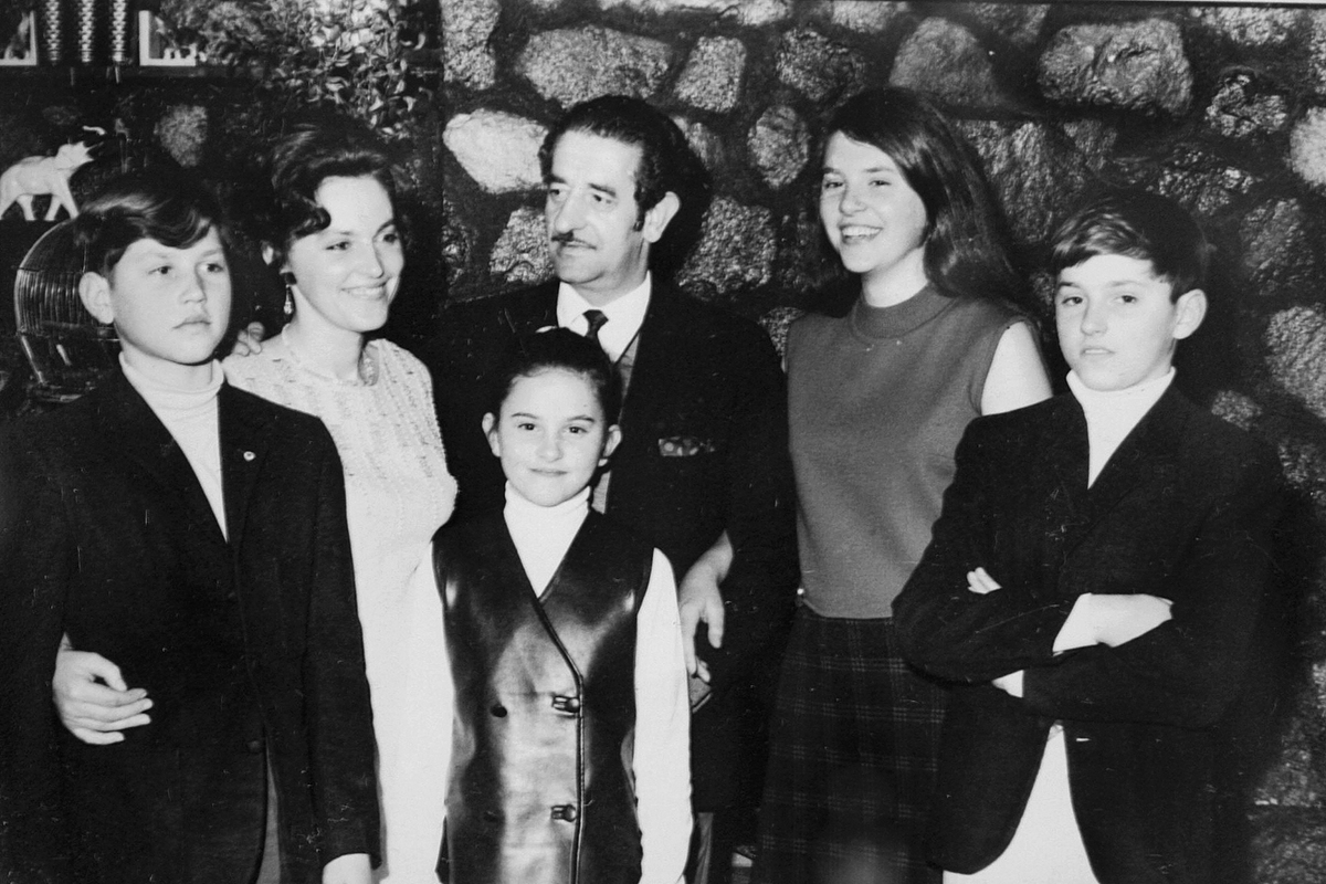 Antonio y Eliana junto a sus hijos José Antonio, Vesna, Liliana y Mauricio