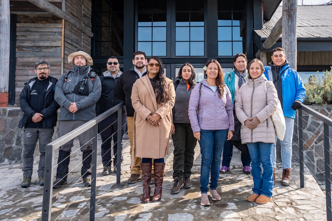 Municipalidades de Rapa Nui y Torres del Paine se reúnen en Hotel Las Torres para profundizar estrategias turísticas