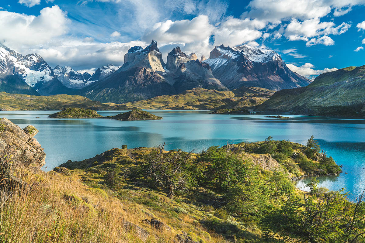 En el Día Internacional de los Parques Nacionales, queremos mirar el camino que hemos recorrido para construir un hito de la conservación y la sostenibilidad en Las Torres Patagonia. Nuestro trabajo se ha comprometido con mantener y cuidar los hermosos paisajes de la reserva Natural y Cultural, dentro del parque nacional Torres del Paine.