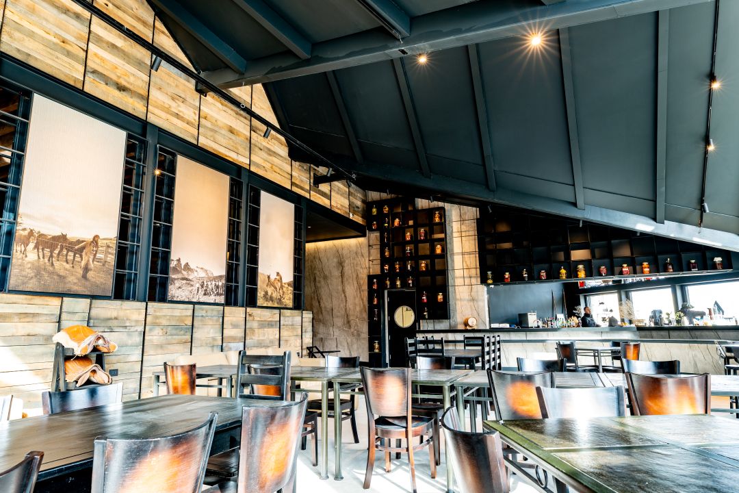 Primer bar sostenible de Chile, ubicado en el Parque Nacional Torres del Paine, presenta un nuevo diseño e infraestructura