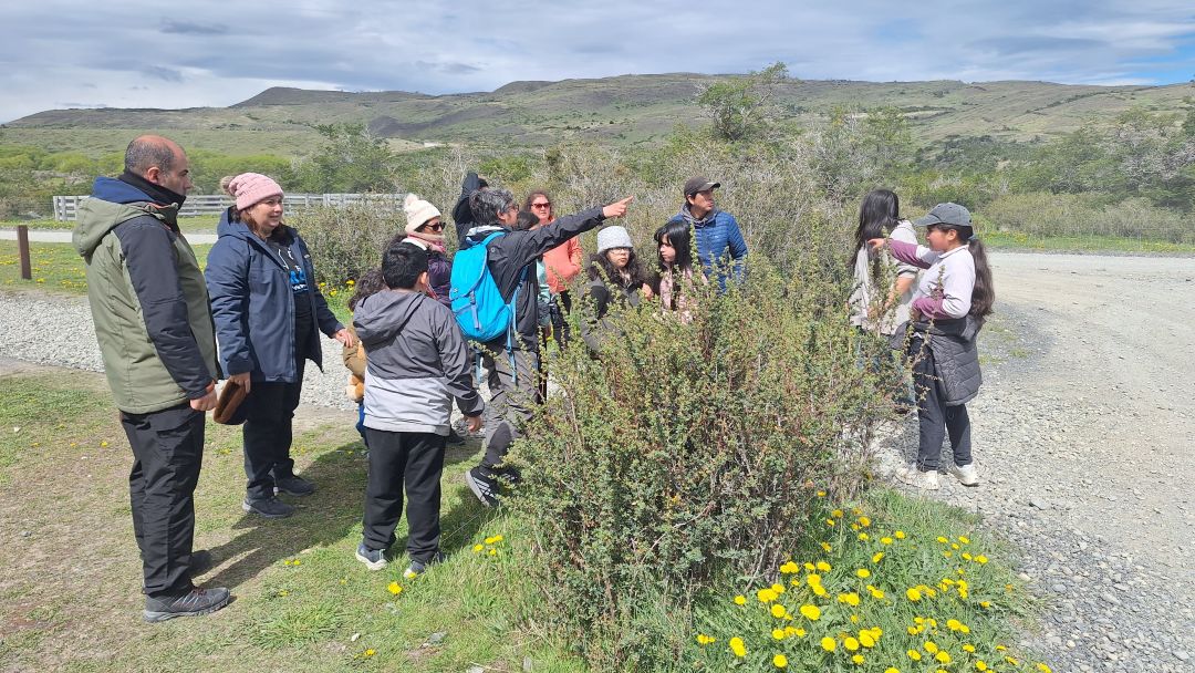 Las Torres Patagonia Conservancy desarrolla actividad de concientización sobre los incendios forestales en el Parque Nacional Torres del Paine junto a niños de Punta Arenas